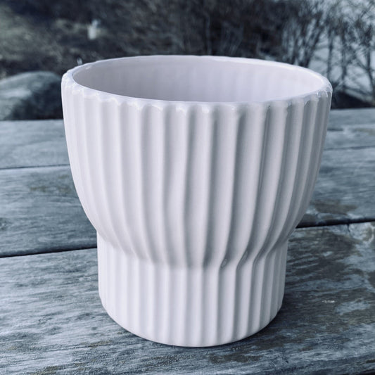 Shiny White Ribbed Planter