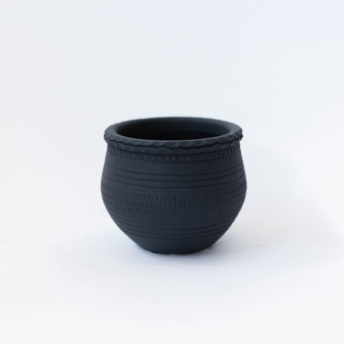 Engraved Lines And Dot Pattern Light Black Planter