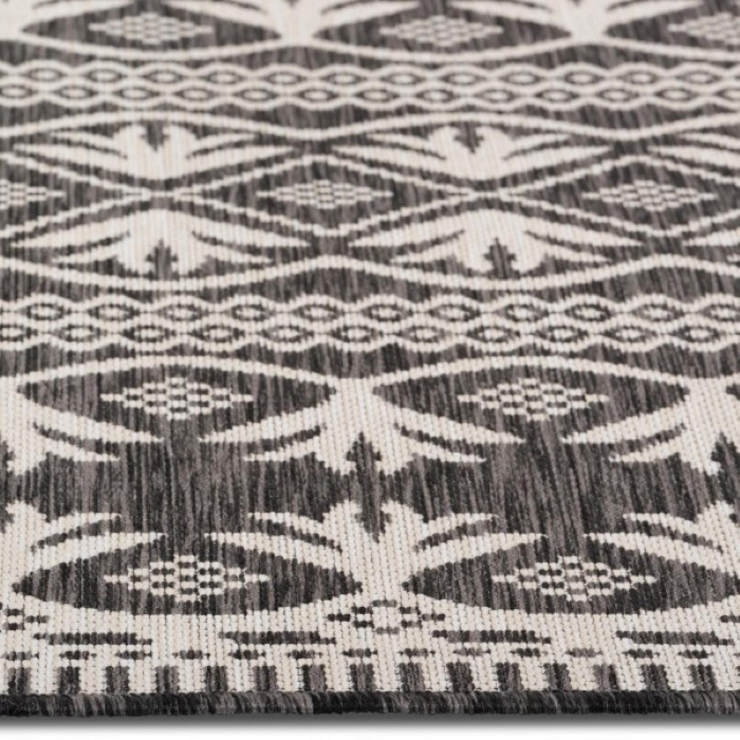 Cabana Indoor Outdoor Pewter And White Patterned Rug