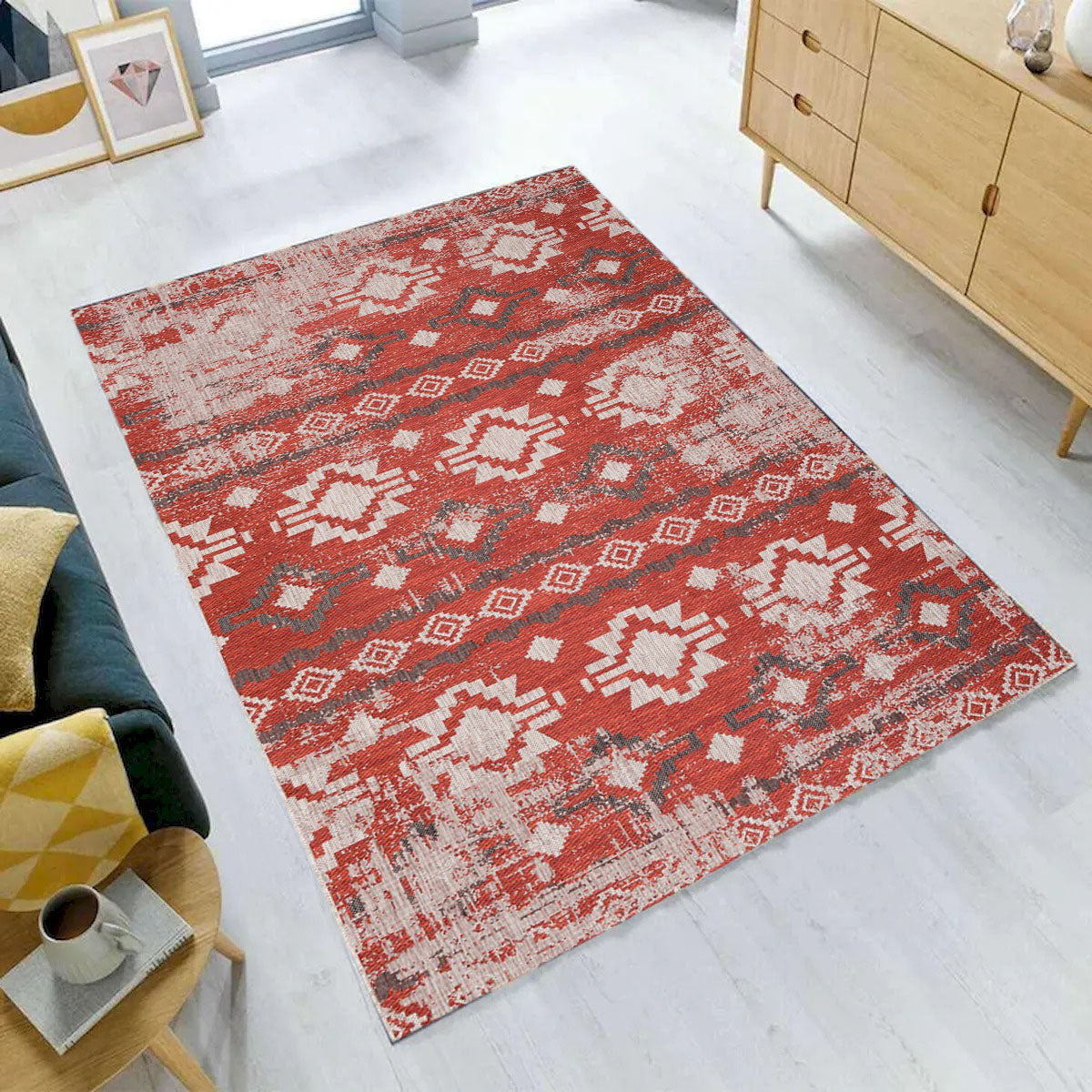 Carnival Indoor-Outdoor Light Gray And Red Patterned Rug