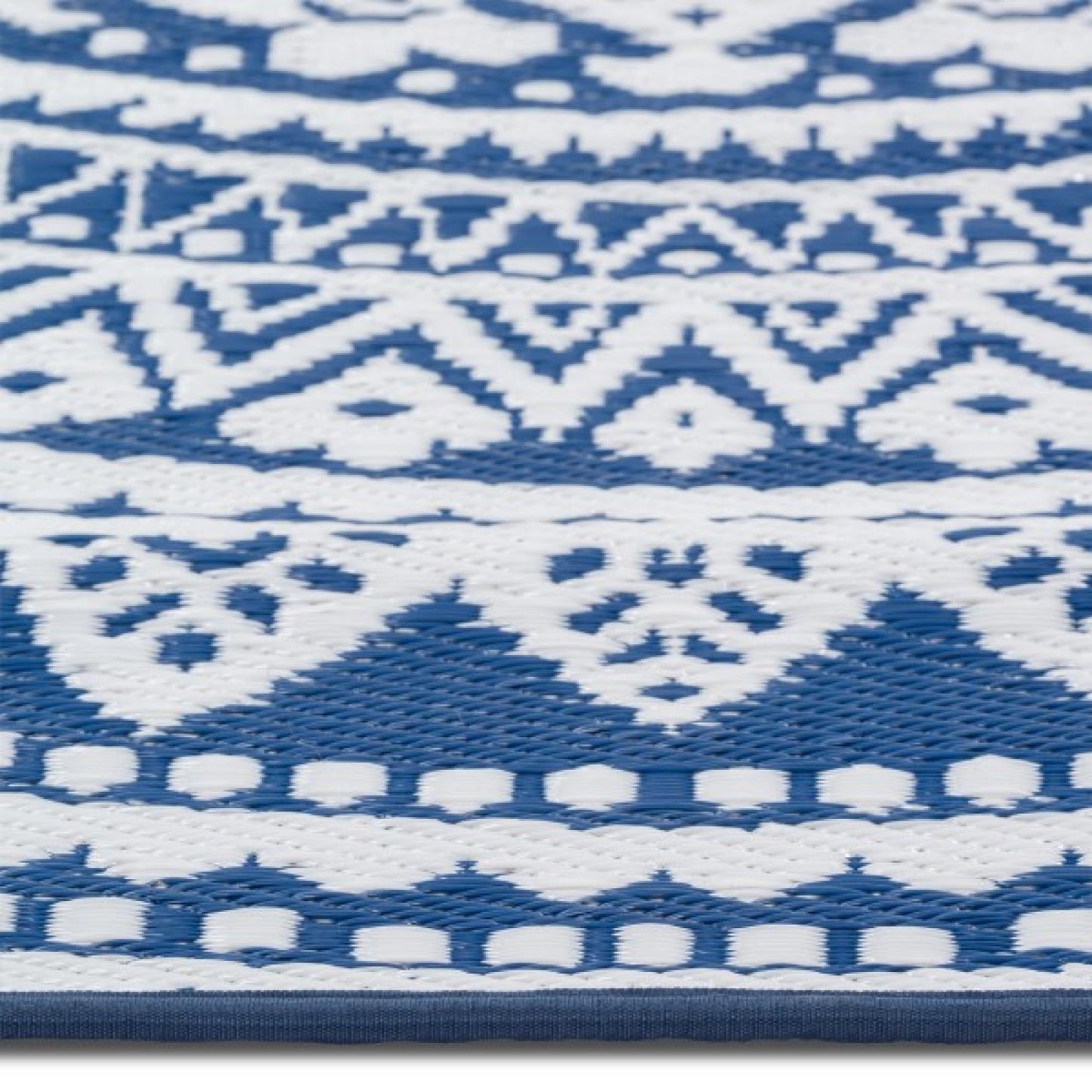 Fiesta Reversible Outdoor Plastic In White And Blue Pattern Rug