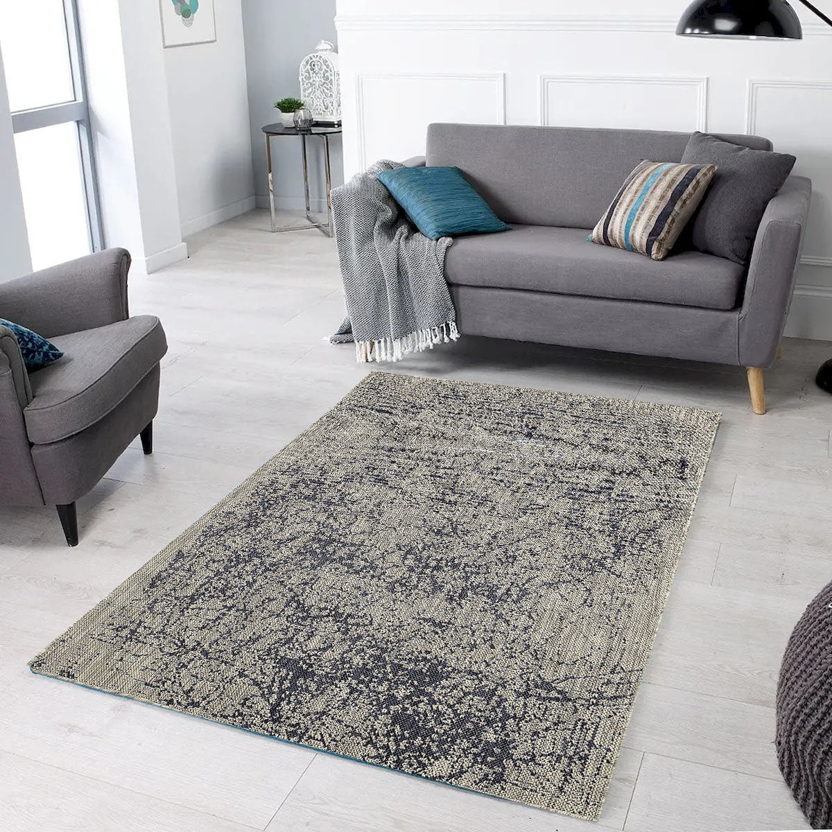 Oksana Indoor Outdoor Distressed Light Gray And Navy Blue Rug