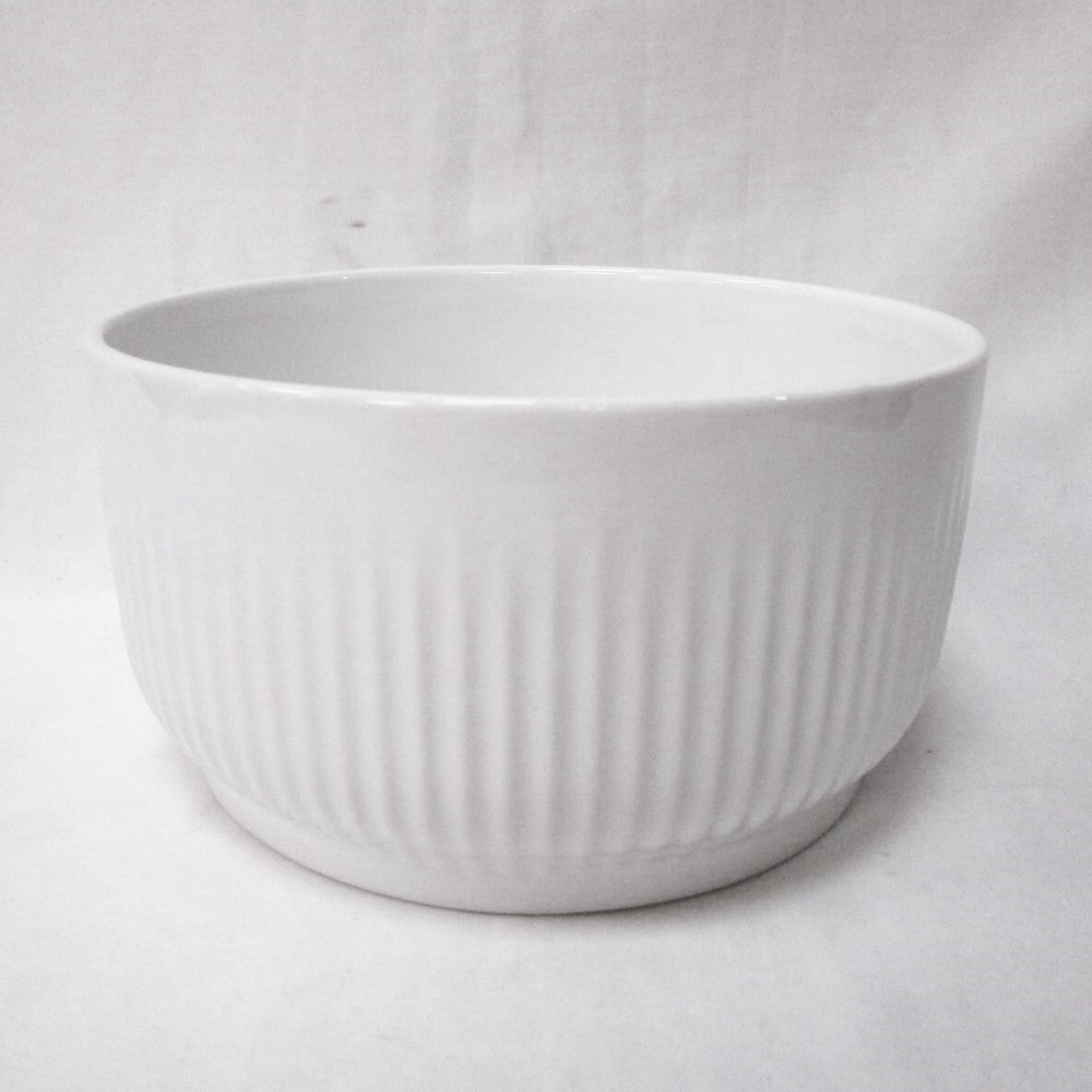 Matte White Ribbed Planter