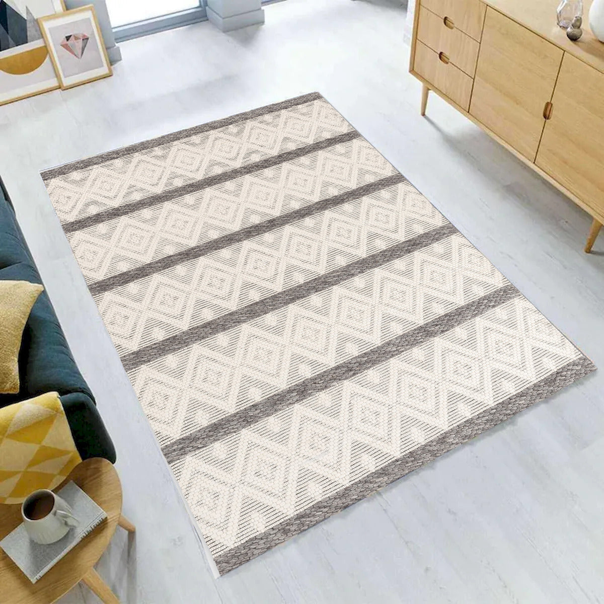 Chinook Gray Diamonds And Stripes Rug