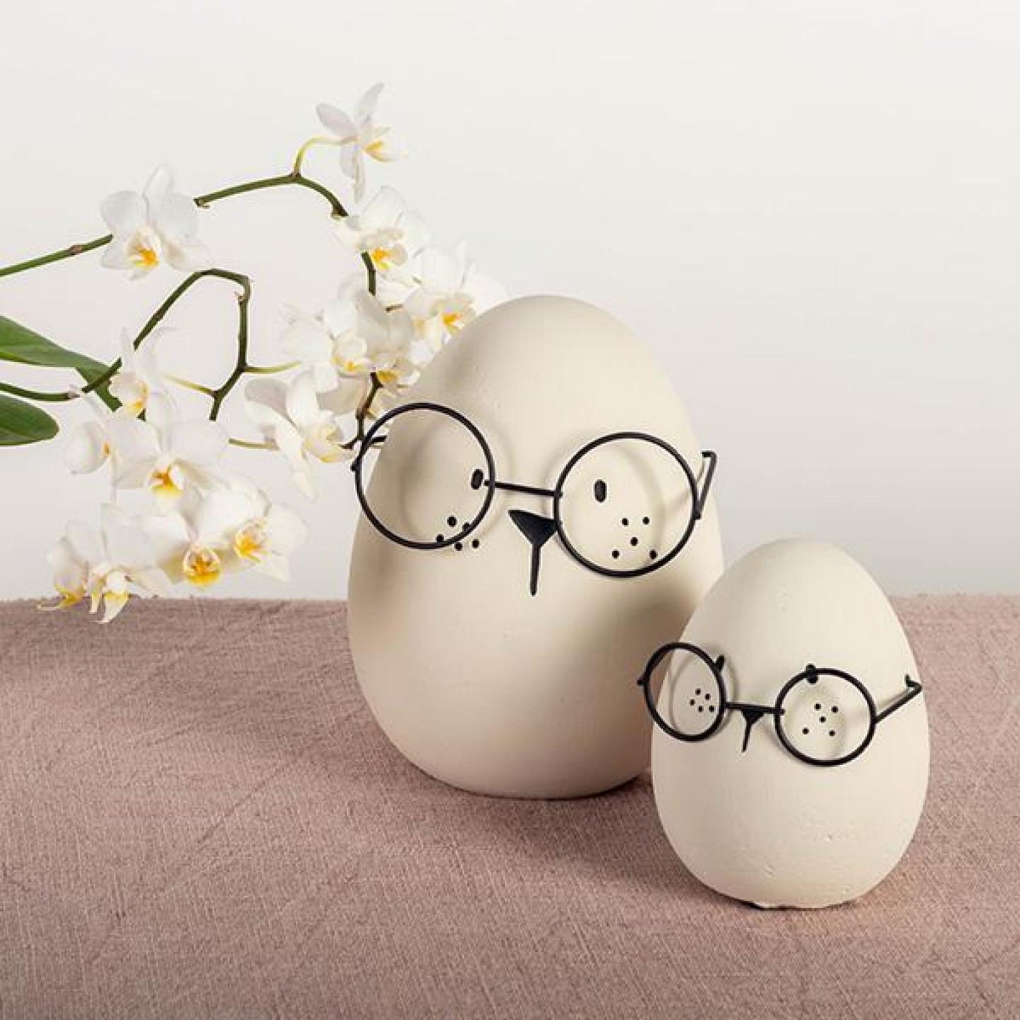 Set Of 2 Decorative Egg Heads Wearing Glasses Figurine