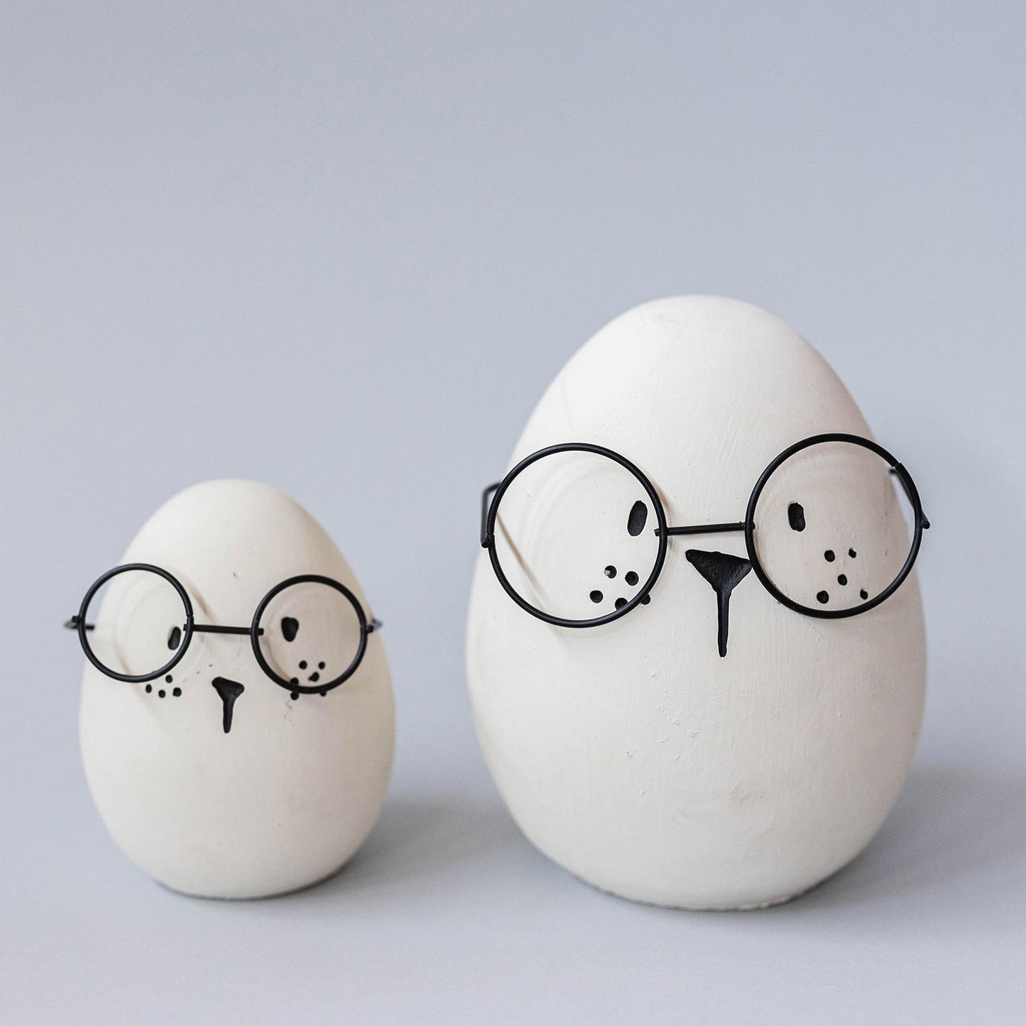 Set Of 2 Decorative Egg Heads Wearing Glasses Figurine