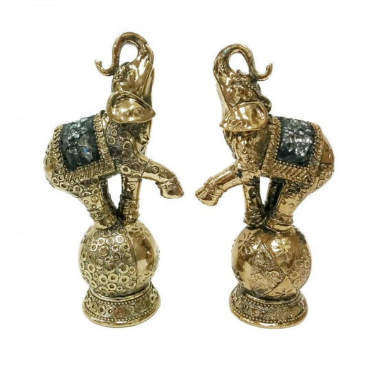 Set Of 2 Elephants On Balls Figurine