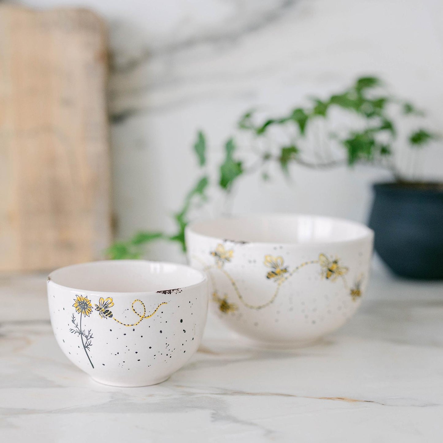 Set Of 2 Ceramic With Bees, Sunflowers And Speckles Decorative Bowls