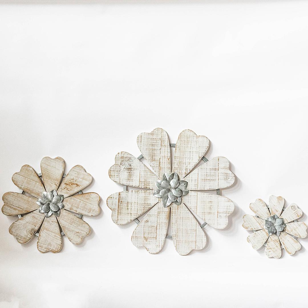 Set Of 3 Wooden Flowers With Metal Centers Wall Decor