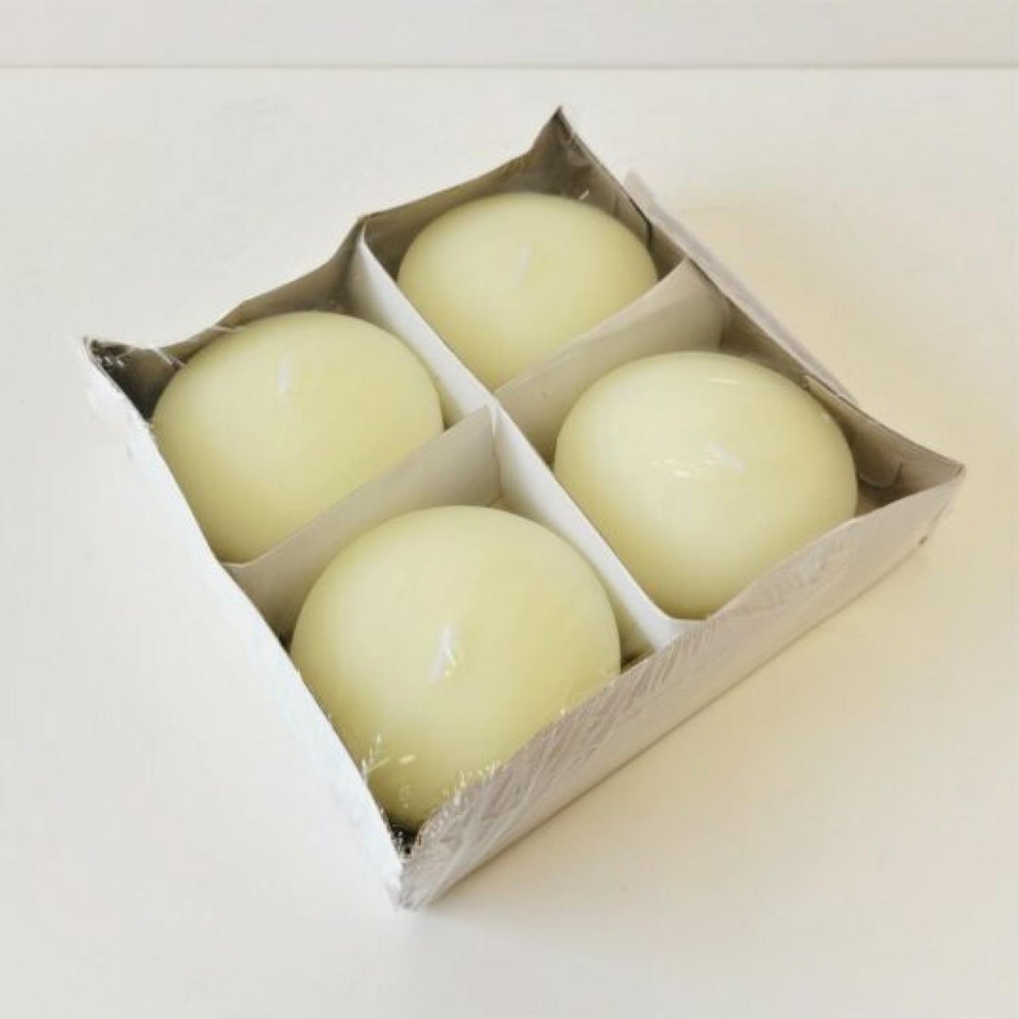 Set Of 4 Cream Color 12 Hr Floating Candles